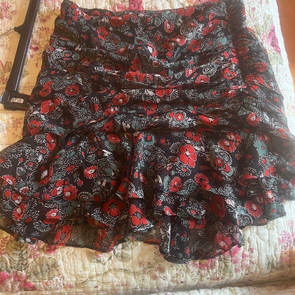 VERONICA BEARD Mini Skirt Black Red Sz 2 Floral Print Ruched Front Zip Chic - Picture 7 of 12